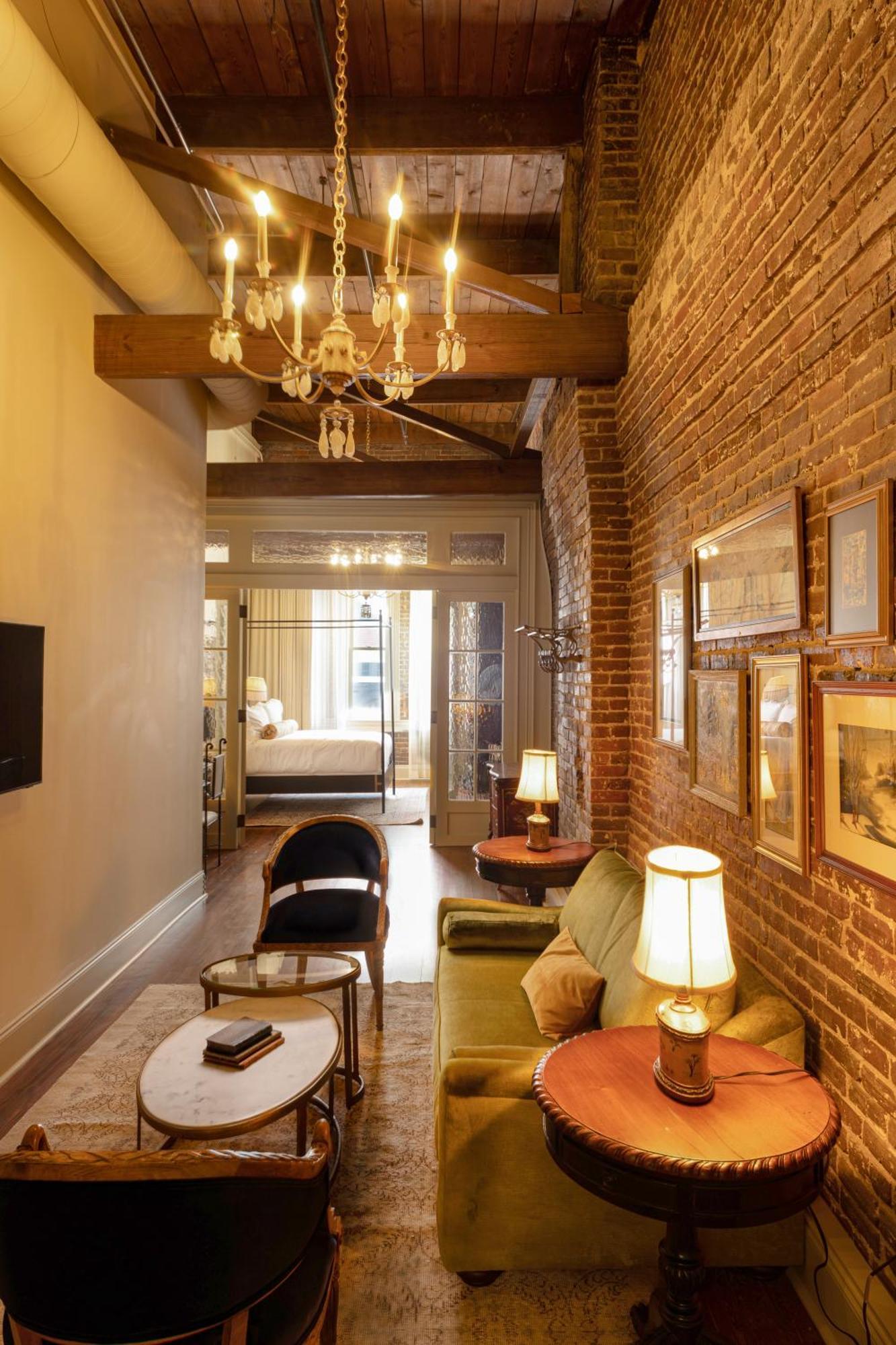 Hotel Cleo, Knoxville Downtown, A Tribute Portfolio Hotel Kültér fotó